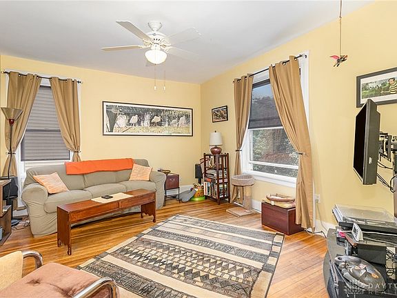 3rd image of 3638 Heekin Ave