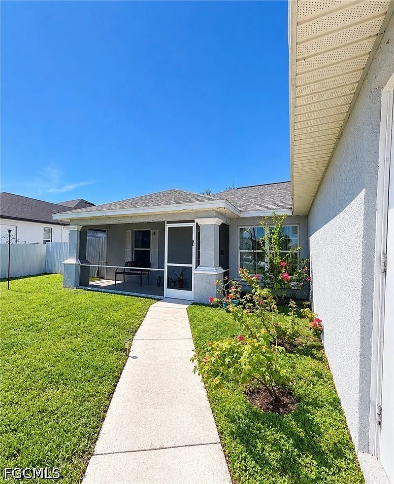 2 bed, 1.0 bath, 1408 sqft, $1,800 — Photo 2