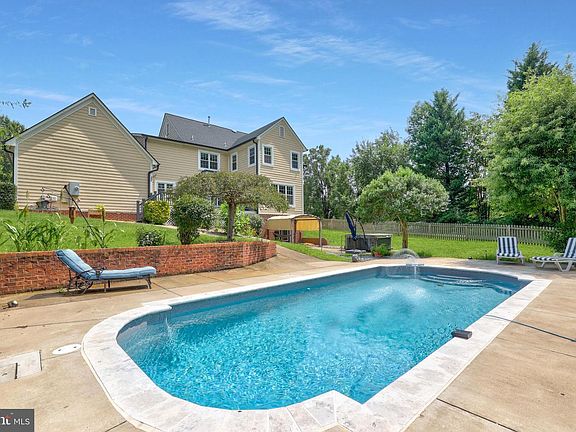 3rd image of 8405 Broadmore Ln