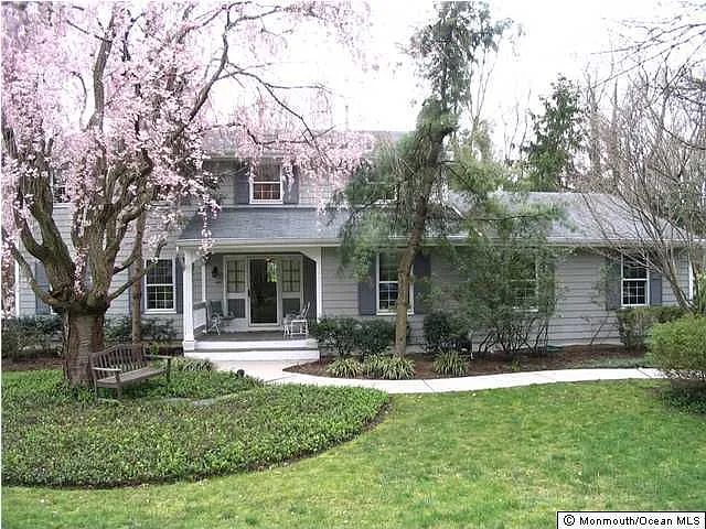 261 Dwight Rd photo 1