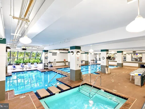 309 Yoakum Pkwy APT 204, Alexandria, VA 22304