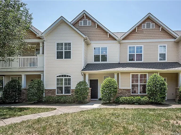 3 bed, 2.5 bath, 1414 sqft, $1,900 — Photo 2