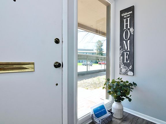 4th image of 9705 Harbour Cove Ct