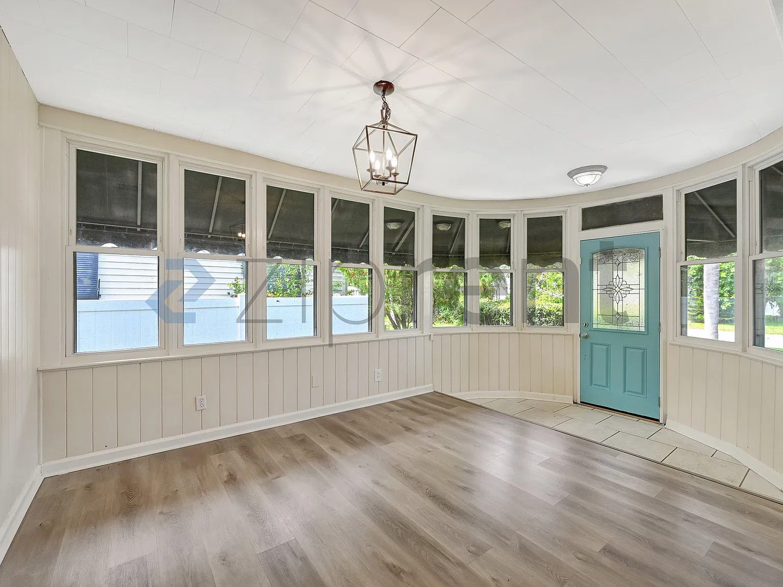 3 bed, 1.5 bath, 1259 sqft, $2,800 — Photo 3