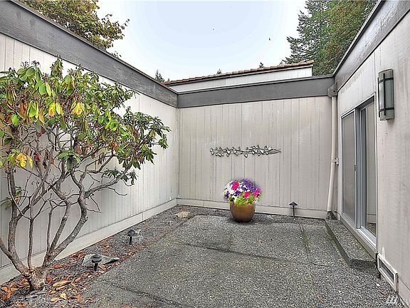 5th image of 7425 Ruby Dr SW APT B4