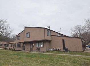 26694 Lake Of The Falls Blvd, Olmsted Falls, OH 44138