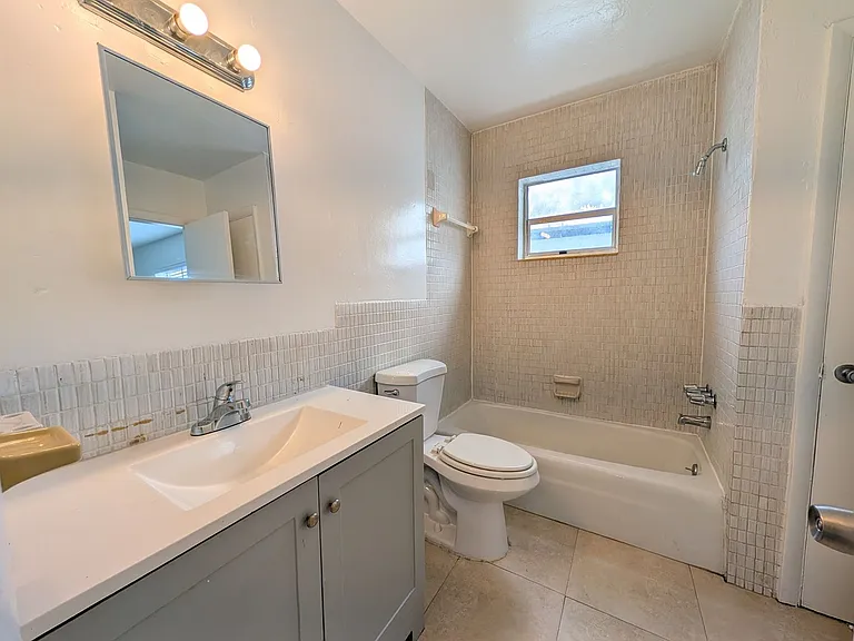 2830 Fillmore St — Photo 9
