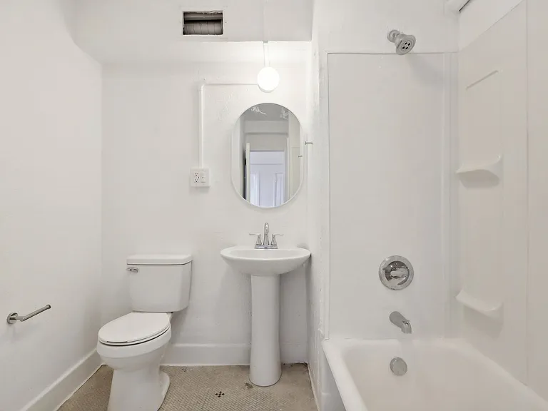 St. Regis Apartments — Photo 11