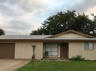 1621 Gill St, Blue Mound, TX 76131