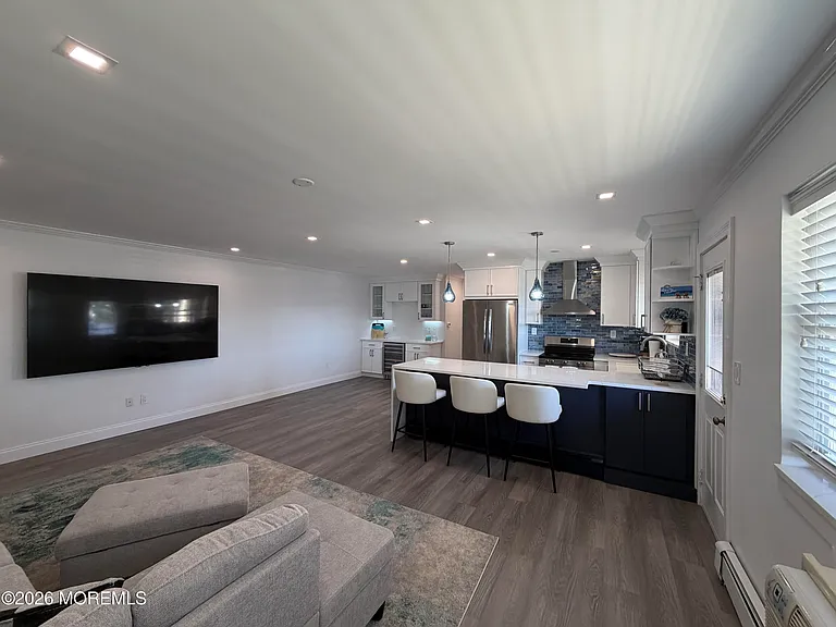 135 Wharfside Dr — Photo 3