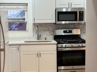 514 Bradford Ave APT 2, Fall River, MA 02721