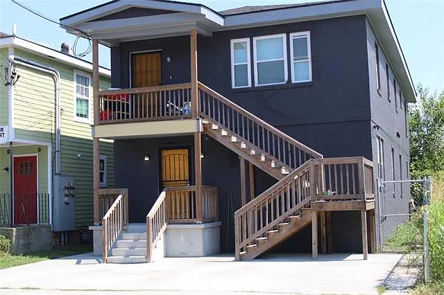 3 bed, 2.0 bath, 975 sqft, $1,800 — Photo 2