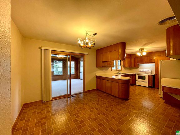 4th image of 812 Pinecrest Dr