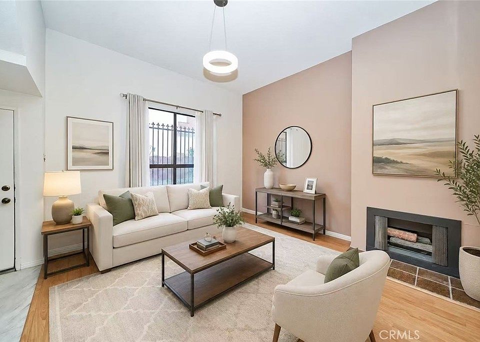 1st image of 218 N Marguerita Ave