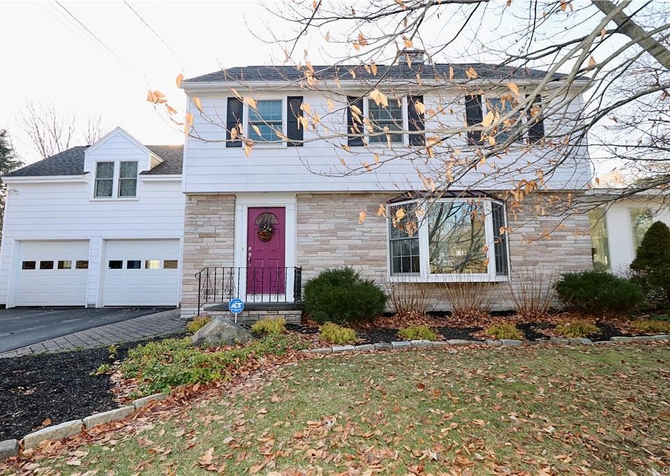 1st image of 406 Maple Dr