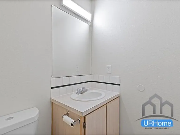 120 SE 143rd Ave — Photo 24