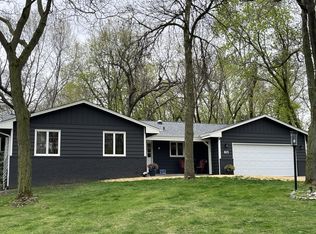 813 Welcome Ct, Burnsville, MN 55337