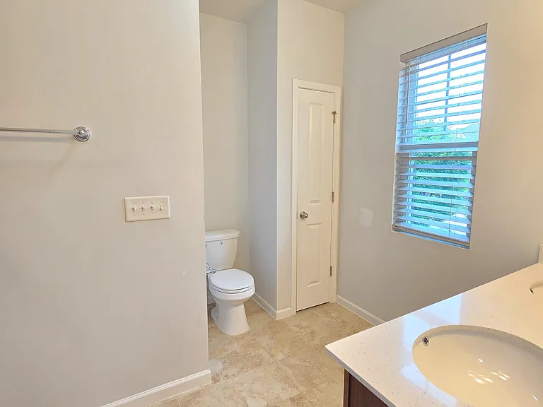 6137 Beale Loop — Photo 23