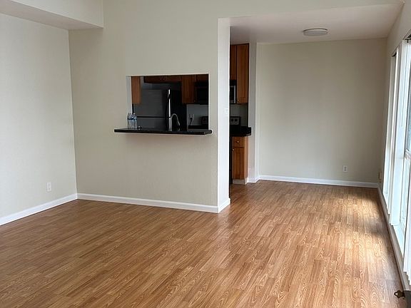 3rd image of 1018 Chula Vista Ave APT 4