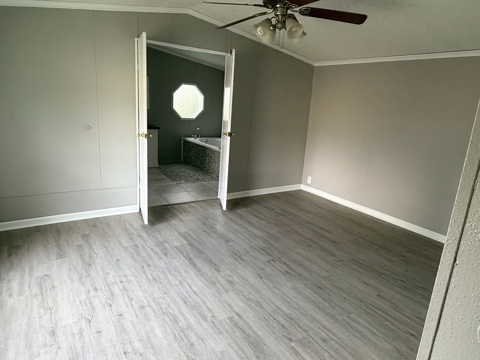 3 bed, 1280 sqft, $1,000 — Photo 2