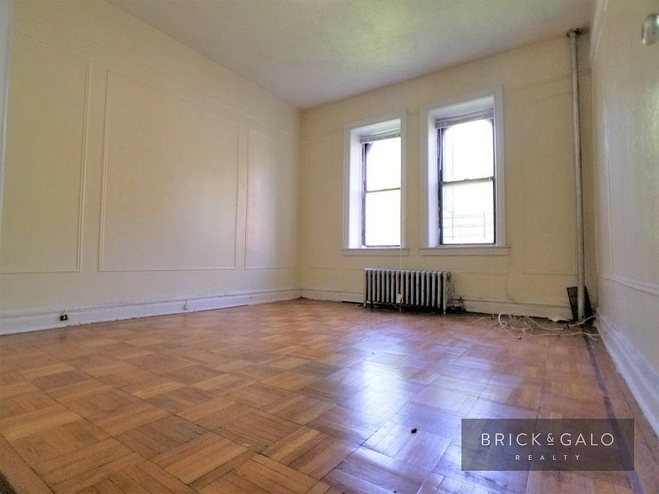 2nd image of 180 Lenox Rd APT 1G
