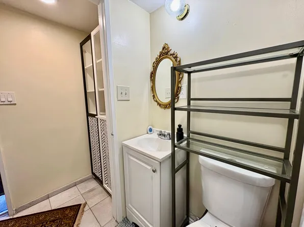 (undisclosed Address), Reseda, CA 91335