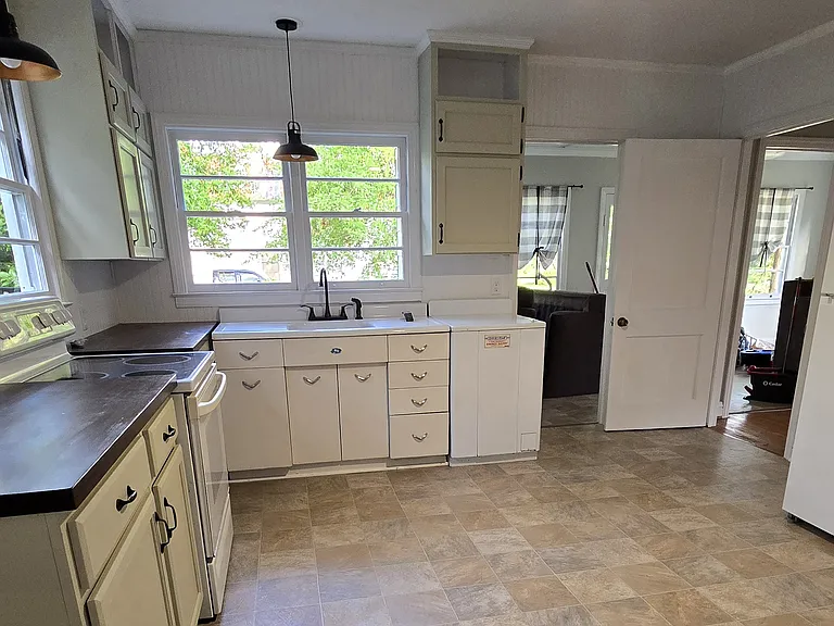 204 W Lane St — Photo 7
