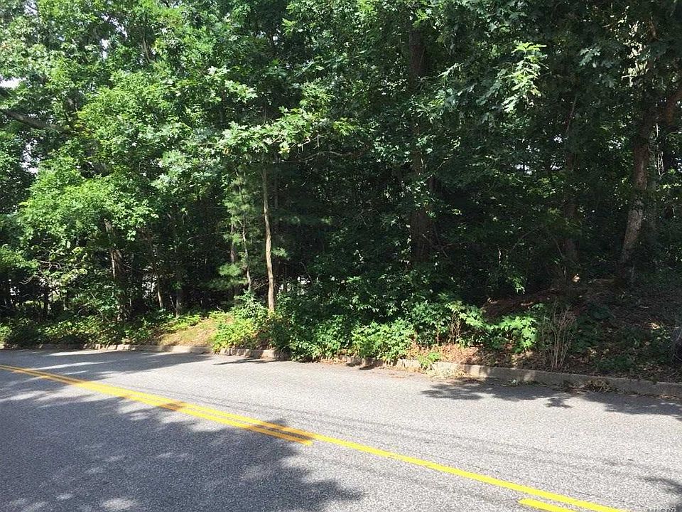 1st image of Blydenburg Ave