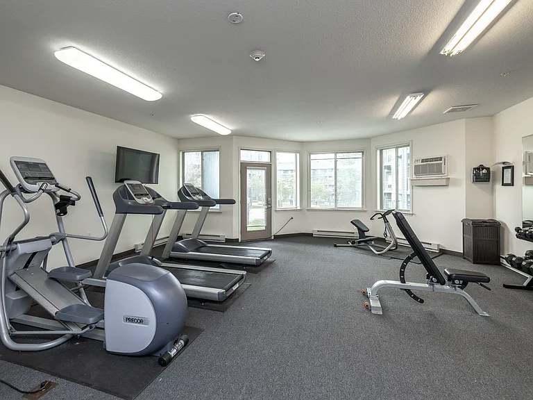 Eagle Crest Apartments — Photo 55
