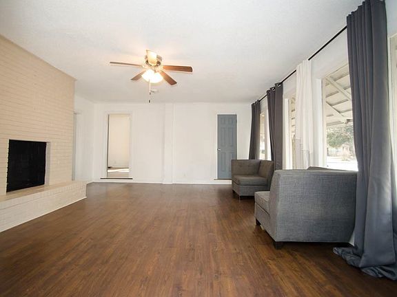 3rd image of 4572 Princeton Rd