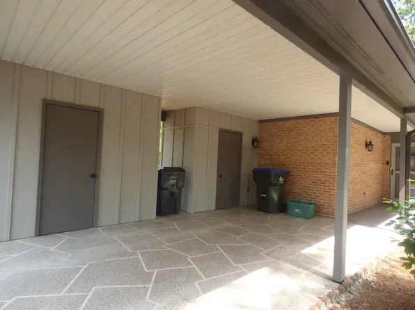 905 Satinwood Ct, Southern Pines, NC 28387