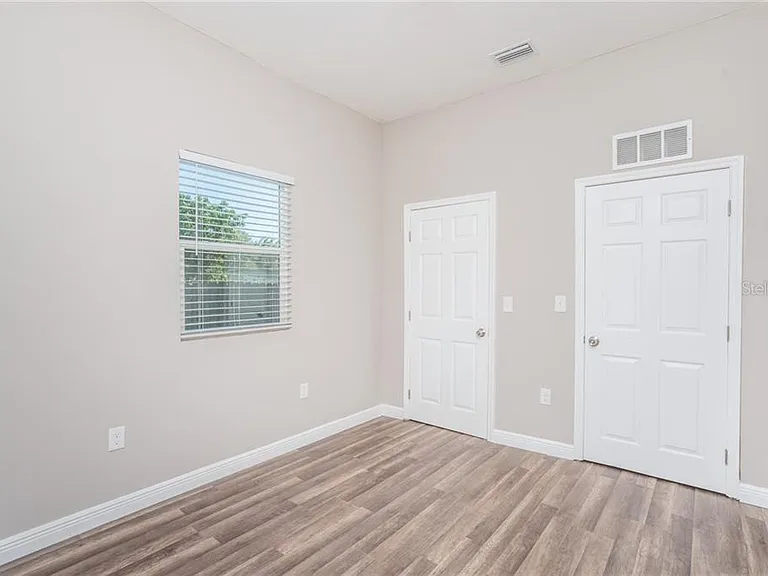 6807 New York Dr #B — Photo 2