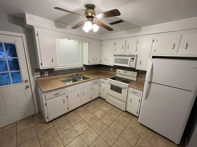 636 R S Bradley Blvd #A — Photo 5