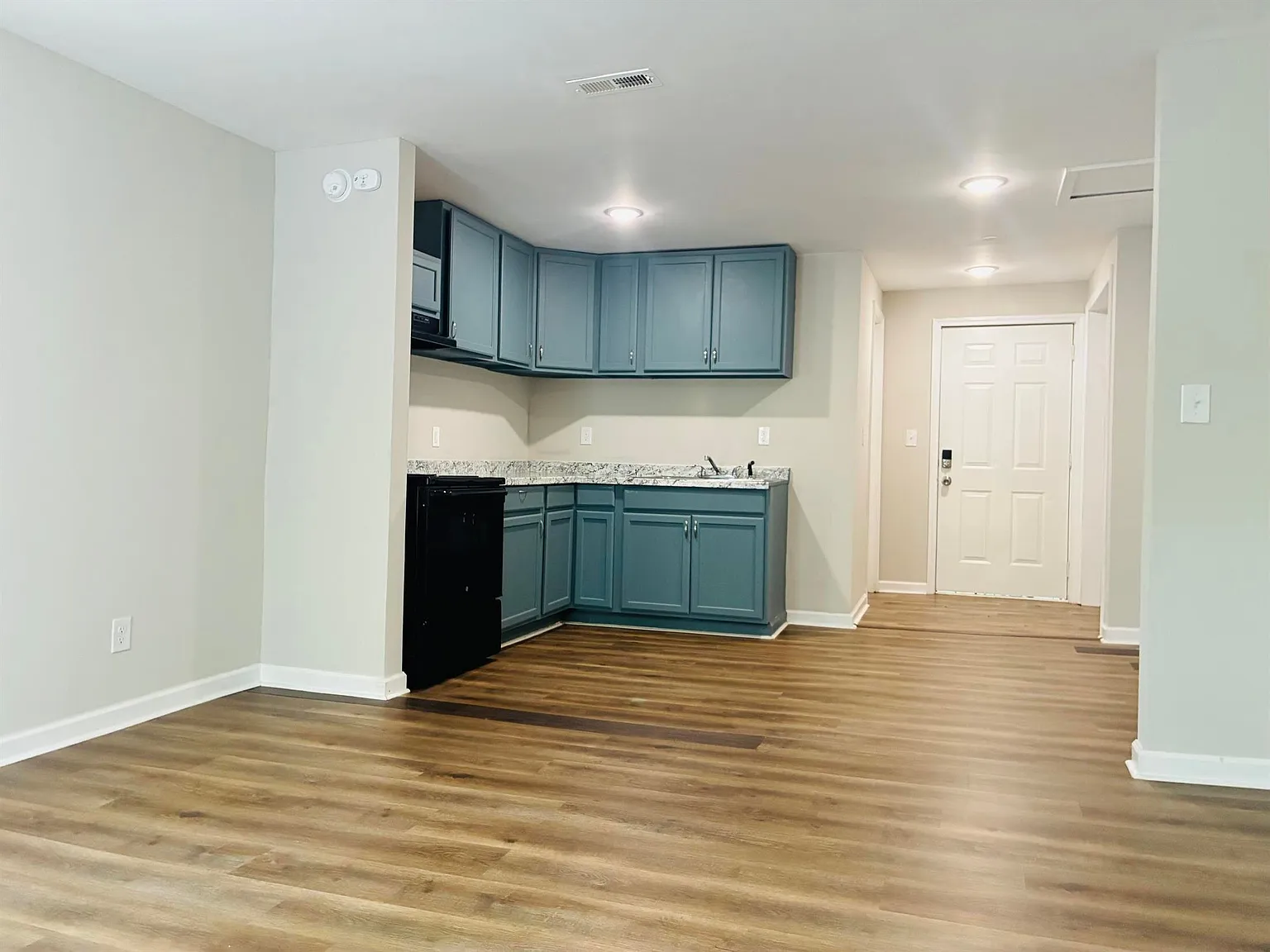 512 Wardell St — Photo 4