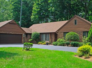 1025 Point O Woods Dr, Benton Harbor, MI
