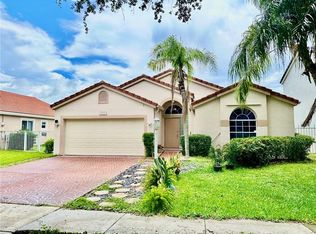 2710 Bogota Ave, Hollywood, FL 33026