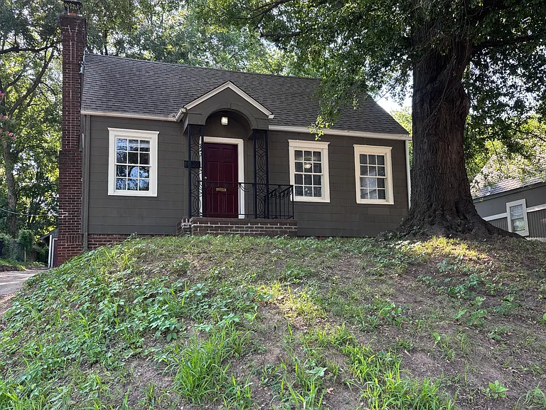 227 N Yukon Ave — Photo 1