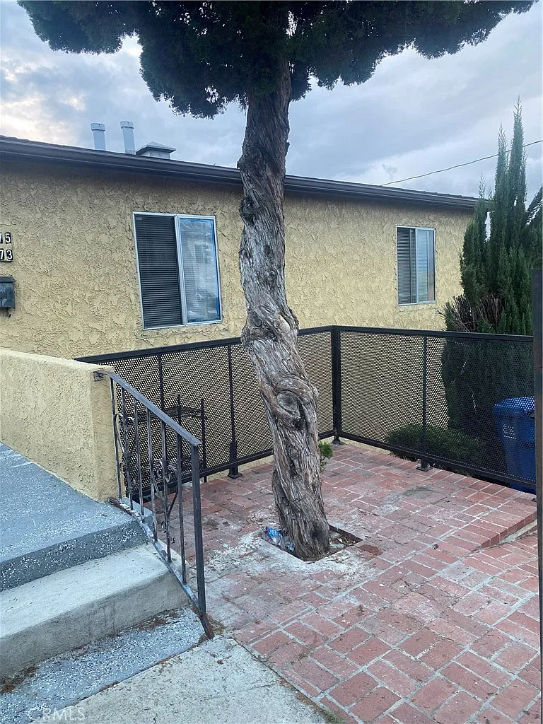 2 bed, 1458 sqft, $2,500 — Photo 2