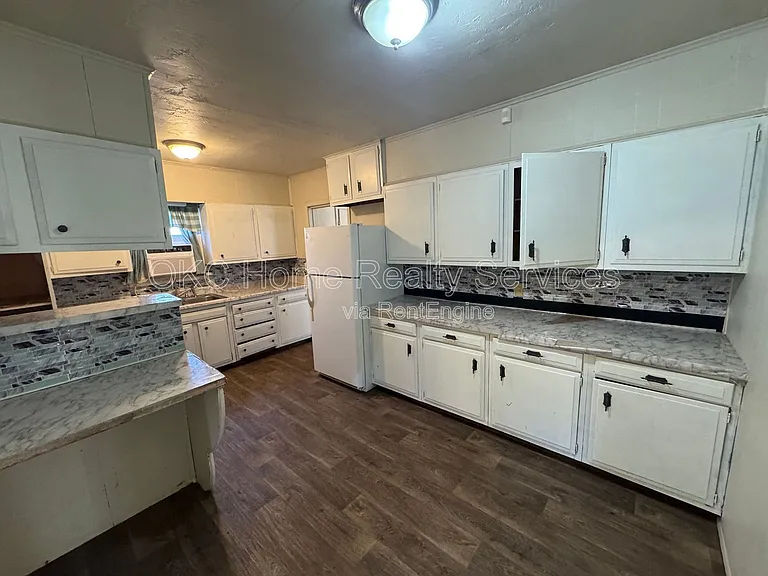 2148 N Stonewall Ave — Photo 7