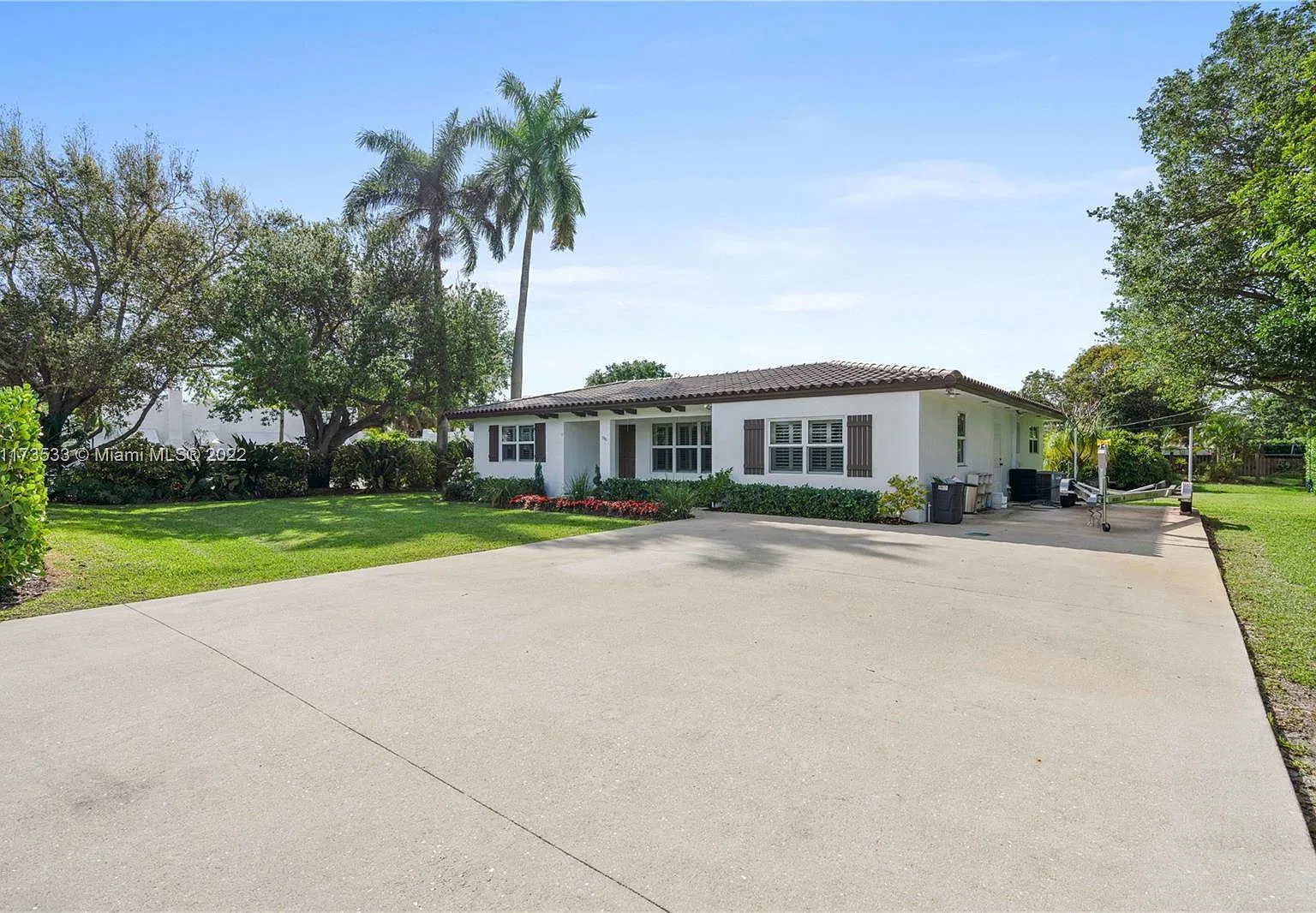3 bed, 3.0 bath, 1967 sqft, $3,900 — Photo 4