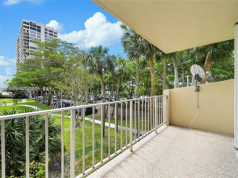 11111 Biscayne Blvd #227 — Photo 27