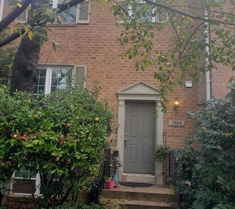 2nd image of 1904 Dennis Ave
