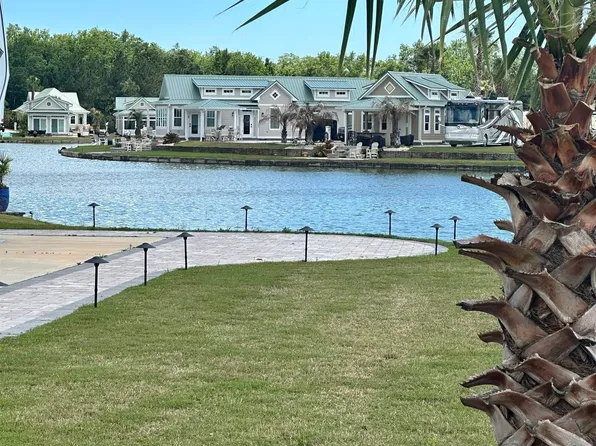 12434 Gateway Dr #187, Elberta, AL 36530