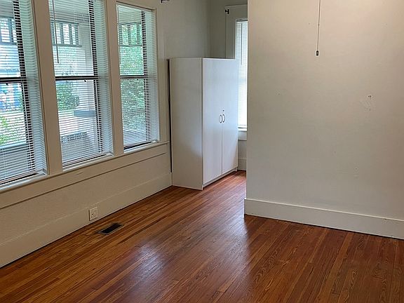 3rd image of 109 W Mary St