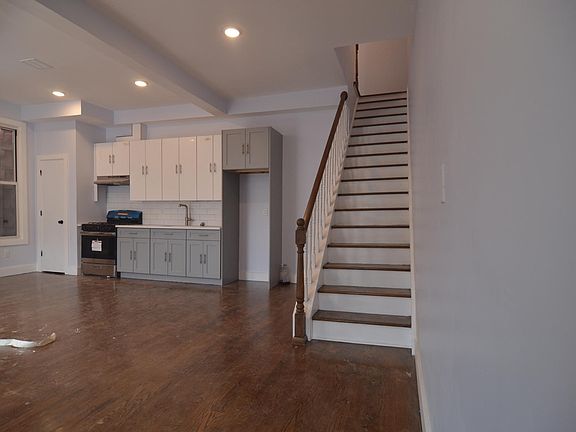 2nd image of 25 Seidler St #2