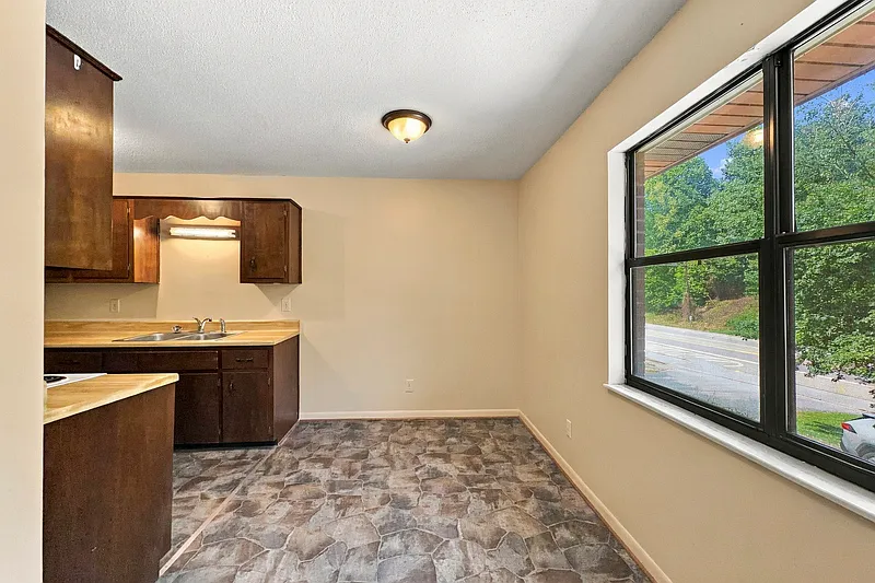 1 bed, 1.0 bath, $825 — Photo 4