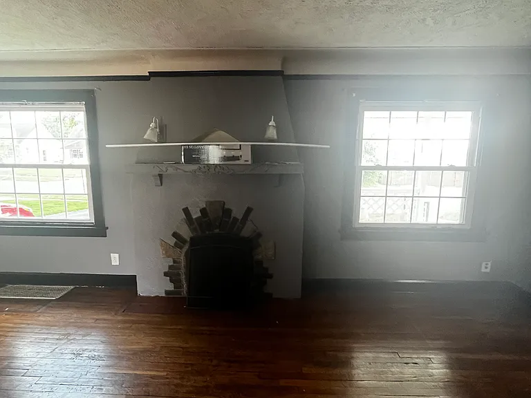 20503 Raymond St — Photo 6