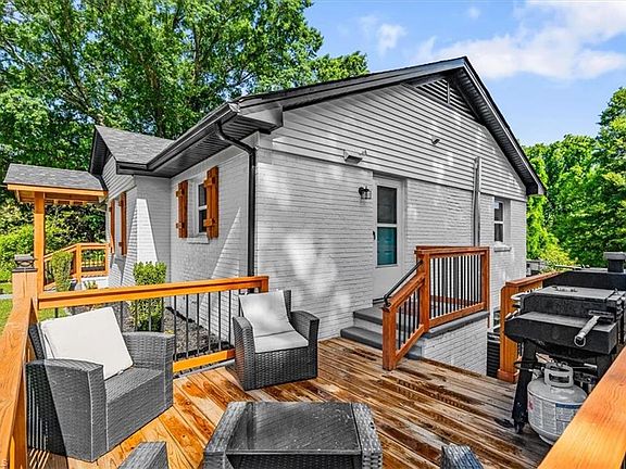 5th image of 1009 W 25th St