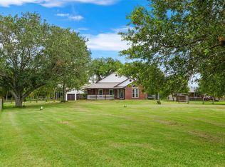 7460 Commander Roland Dr, Hitchcock, TX 77563