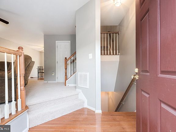 3rd image of 109 Brenwick Ct